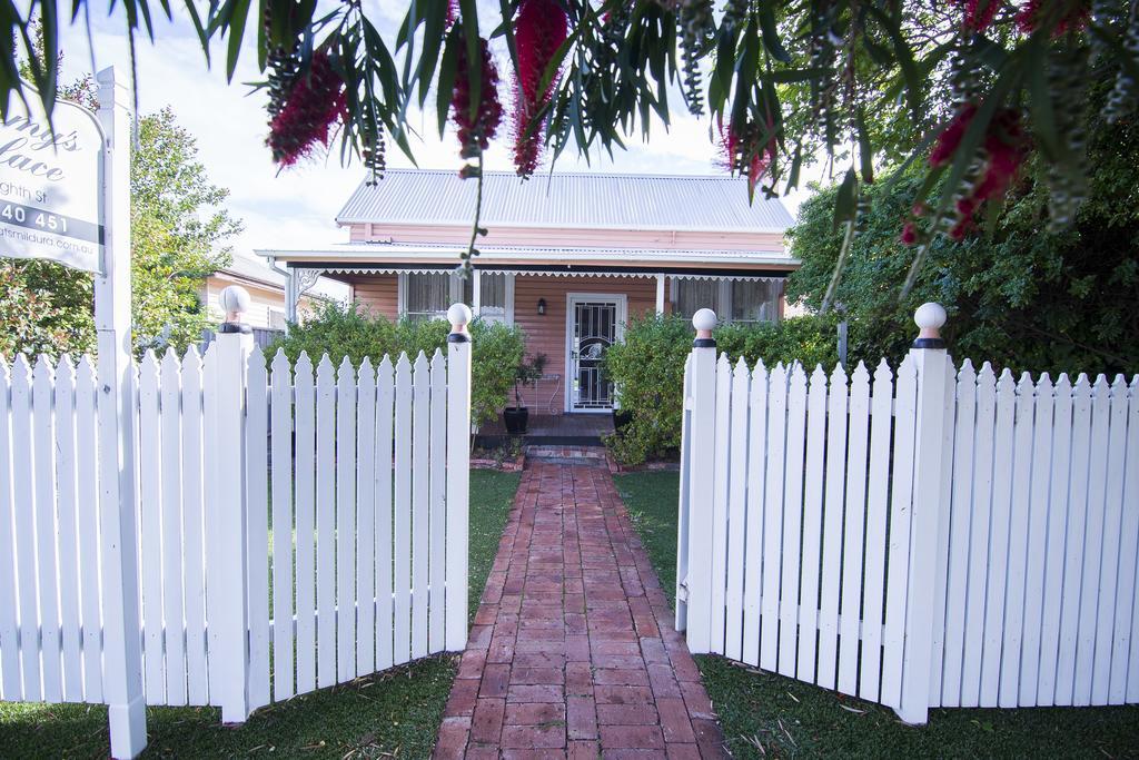 Bed and Breakfast Pammys Palace Mildura Exterior foto